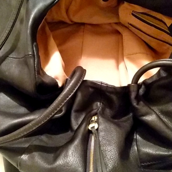 Purse - Picture 1 of 9